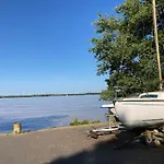 Grand Duplex Avec Terrasse Au Coeur De Blaye