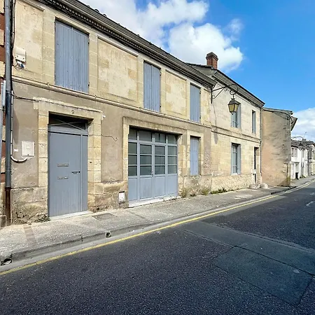Grand Duplex Avec Terrasse Au Coeur De Blaye